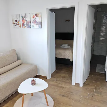 Stars In Nature * Postojna